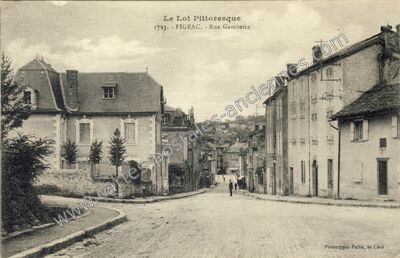 Carte postale ancienne Le Lot Pittoresque - Rue Gambetta — Figeac (Lot)