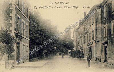 Carte postale ancienne Avenue Victor-Hugo — Figeac (Lot)