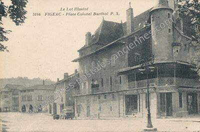 Carte postale ancienne Place Colonel Barthal — Figeac (Lot)