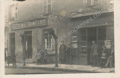 Carte postale ancienne CAFÉ DU NEUF PART — Figeac (Lot)
