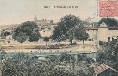Carte postale ancienne Promenade des Tours — Figeac (Lot)