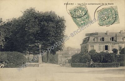 Carte postale ancienne La rue extérieure de la Gare — Figeac (Lot)