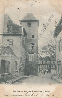 Carte postale ancienne Vue prise de l'entrée de l'Hospice — Figeac (Lot)