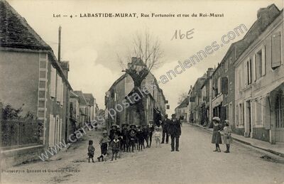 Carte postale ancienne Rue Fortunoire et rue du Roi-Murat — Labastide-Murat (Lot)