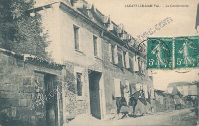 Carte postale ancienne La Gendarmerie — Lacapelle-Marival (Lot)