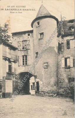 Carte postale ancienne Porte du Fort — Lacapelle-Marival (Lot)