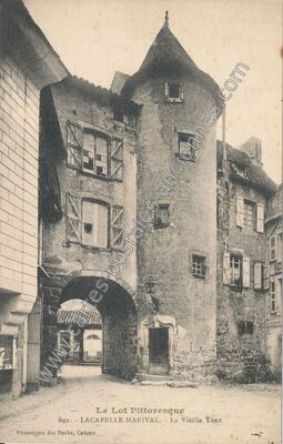 Carte postale ancienne La Vieille Tour — Lacapelle-Marival (Lot)
