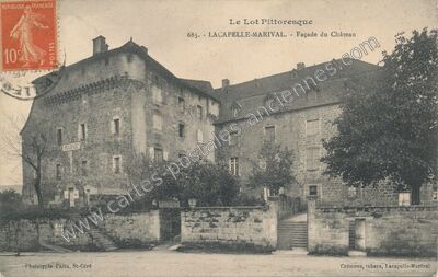 Carte postale ancienne Façade du Château — Lacapelle-Marival (Lot)