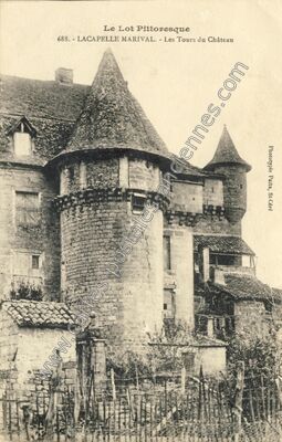 Carte postale ancienne Les Tours du Château — Lacapelle-Marival (Lot)