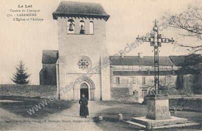 Carte postale ancienne L'Eglise et l'Abbaye — Laramière (Lot)