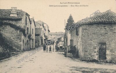 Carte postale ancienne Rue Mas-del-Sarte — Latronquière (Lot)