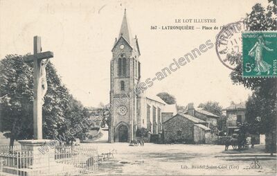 Carte postale ancienne Place de l'Église — Latronquière (Lot)