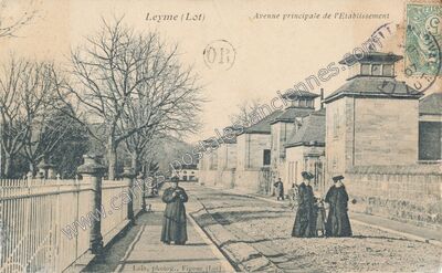 Carte postale ancienne Avenue principale de l'Etablissement — Leyme (Lot)