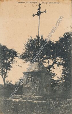 Carte postale ancienne Croix de Saint-Rémy — Livernon (Lot)