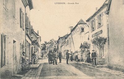 Carte postale ancienne Grande Rue — Livernon (Lot)