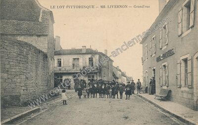 Carte postale ancienne Le Lot Pittoresque — Grand'rue — Livernon (Lot)