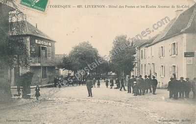 Carte postale ancienne Hôtel des Postes et les Ecoles Avenue de St-Céré — Livernon (Lot)