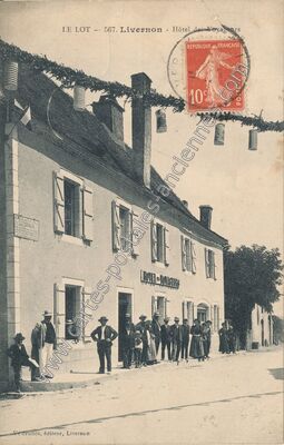 Carte postale ancienne Hôtel des Voyageurs — Livernon (Lot)