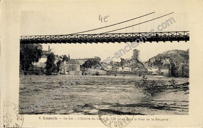 Carte postale ancienne L'Entrée du Canal. Vue prise sous le Pont de la Bergerie — Luzech (Lot)