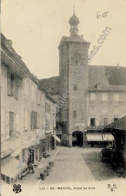 Carte postale ancienne Hôtel de Ville — Martel (Lot)