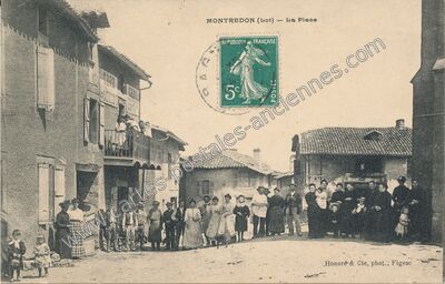 Carte postale ancienne La Place — Montredon (Lot)