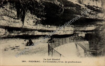Carte postale ancienne La Corniche (15 m. de profondeur) — Padirac (Lot)