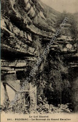 Carte postale ancienne Le Sommet du Grand Escalier — Padirac (Lot)