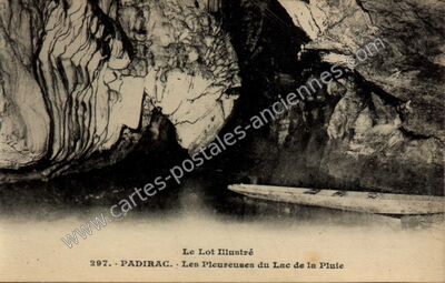 Carte postale ancienne Les Pleureuses du Lac de la Pluie — Padirac (Lot)