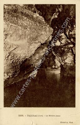 Carte postale ancienne La Rivière plane — Padirac (Lot)