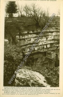 Carte postale ancienne Les plus beaux puits — Entrée du Gouffre — Padirac (Lot)