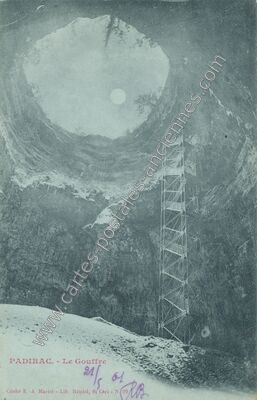 Carte postale ancienne Le Gouffre — Padirac (Lot)