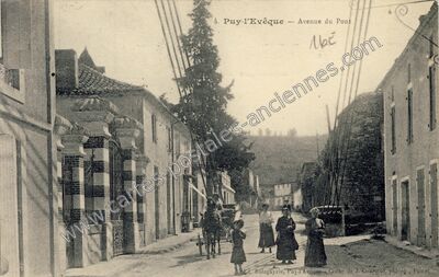 Carte postale ancienne Avenue du Pont — Puy-l'Évêque (Lot)