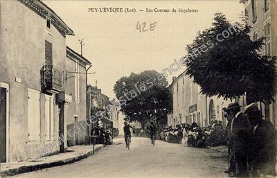 Carte postale ancienne Les Courses de bicyclettes — Puy-l'Évêque (Lot)