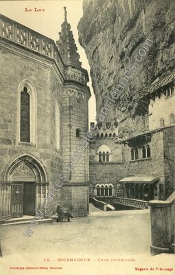 Carte postale ancienne Cour intérieure — Rocamadour (Lot)