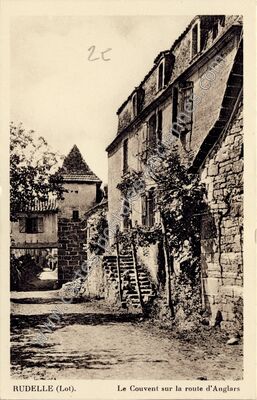 Carte postale ancienne Le Couvent sur la route d'Anglars — Rudelle (Lot)