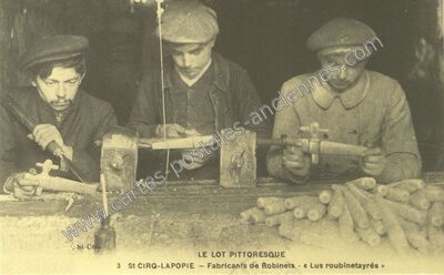 Carte postale ancienne Le Lot pittoresque - Fabricants de Robinets — Saint-Cirq-Lapopie (Lot)