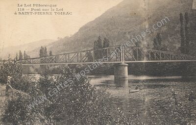 Carte postale ancienne Pont sur le Lot — Saint-Pierre-Toirac (Lot)