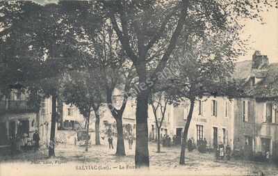 Carte postale ancienne Le Foirail — Salviac (Lot)