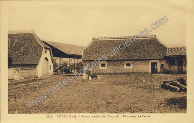 Carte postale ancienne Ferme modèle des Scap vals - Bâtiments de Ferme — Sonac (Lot)