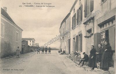 Carte postale ancienne Avenue de Lalbenque — Varaire (Lot)