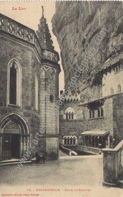 Carte postale ancienne Cour intérieure — Rocamadour (Lot)
