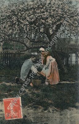 Carte postale ancienne Sous le Prunier — Non Localisée (Lot)