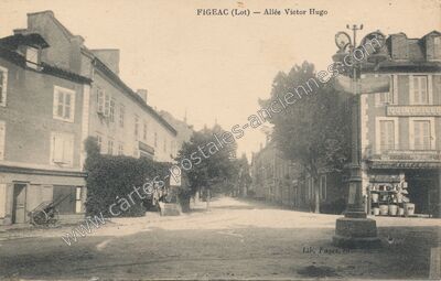 Carte postale ancienne Allée Victor Hugo — Figeac (Lot)
