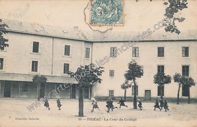 Carte postale ancienne La Cour du Collège — Figeac (Lot)