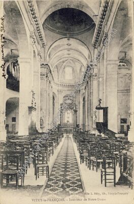 Carte postale ancienne Intérieur de Notre-Dame — Vitry-le-François (Marne)