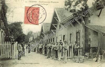 Carte postale ancienne Établissements Hippiques "Après la Soupe — Suippes (Marne)