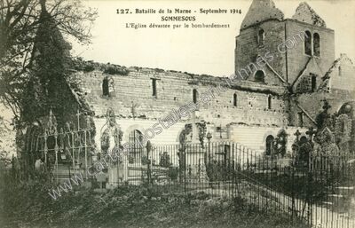 Carte postale ancienne L'Eglise dévastée par le bombardement — Sommesous (Marne)