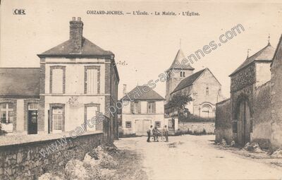 Carte postale ancienne L'École. - La Mairie. - L'Église — Coizard-Joches (Marne)