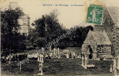 Carte postale ancienne Un Pèlerinage - La Procession — Biville (Manche)