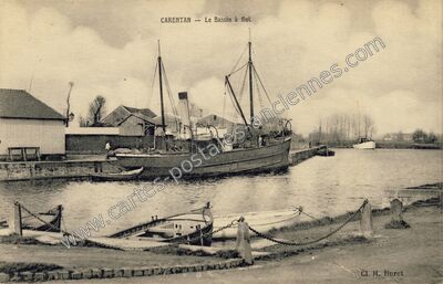Carte postale ancienne Le Bassin à flot — Carentan (Manche)
